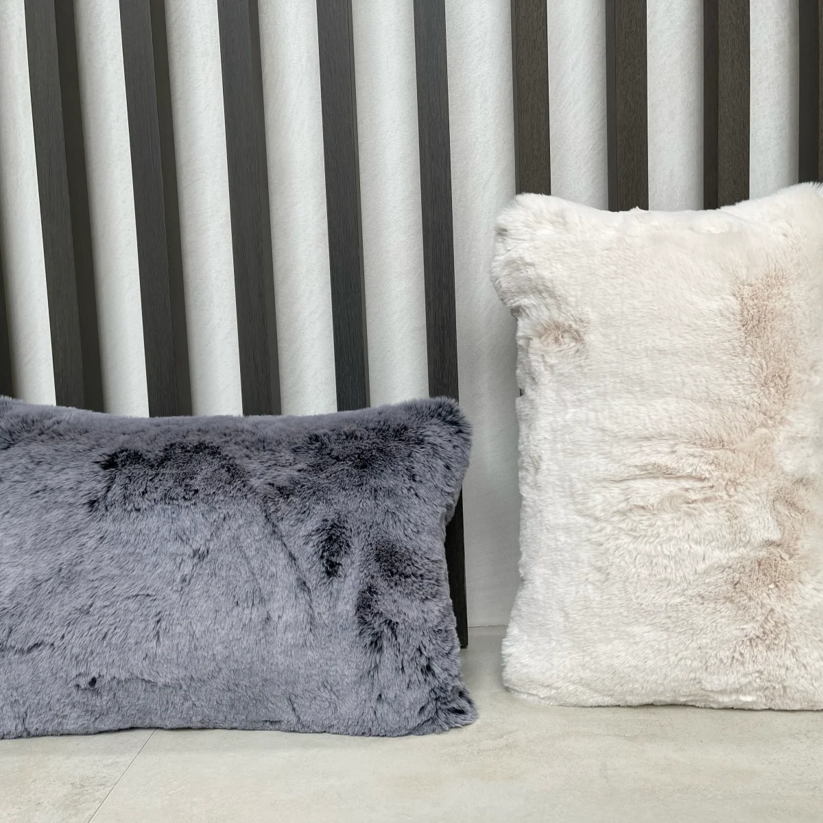 Plaid-kussen-tissue houder-reiskussen-warmwaterkruik uit imitatie bont van Maison Prélonge - Afbeelding 2