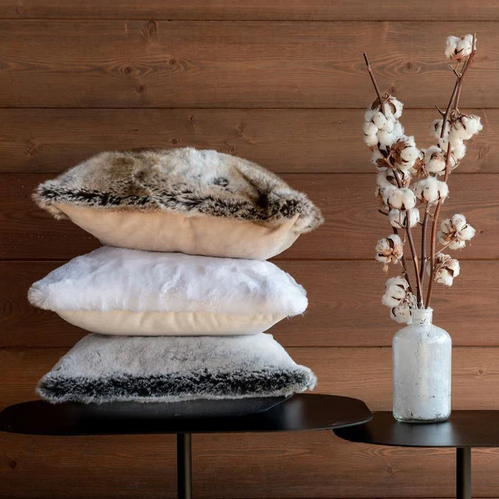 Plaid-kussen-tissue houder-reiskussen-warmwaterkruik uit imitatie bont van Maison Prélonge - Afbeelding 8